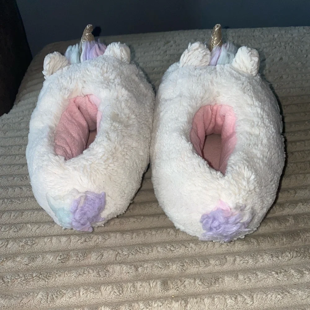 ✨ Cozy Unicorn Slippers 🦄 | Girls XL (11/12) ✨